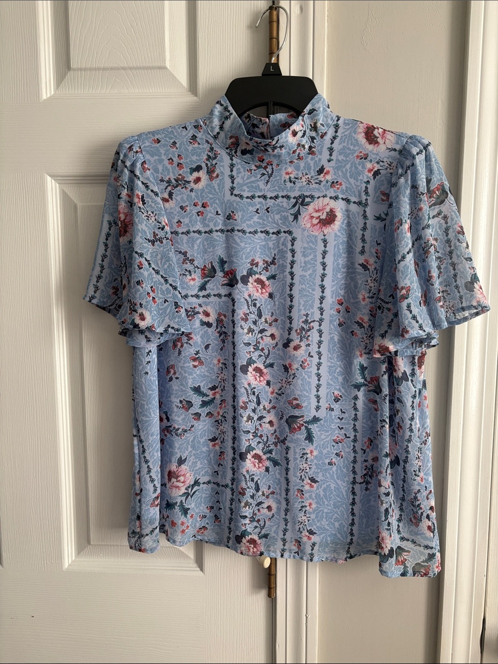 LC Lauren Conrad Blue Floral Mock Neck Short Sleeve Top